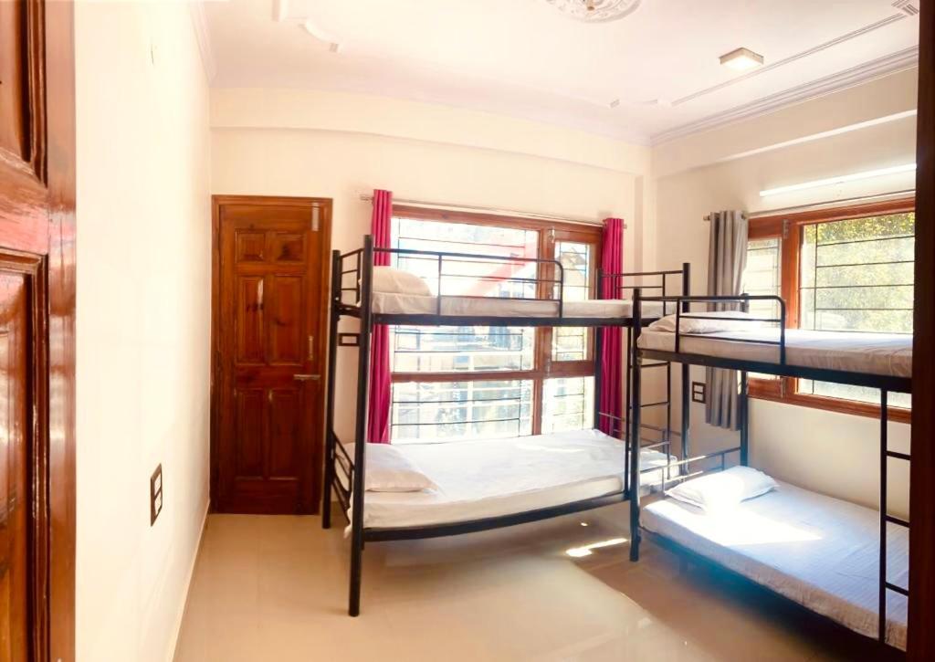 Auberge de jeunesse Partners Shimla Extérieur photo